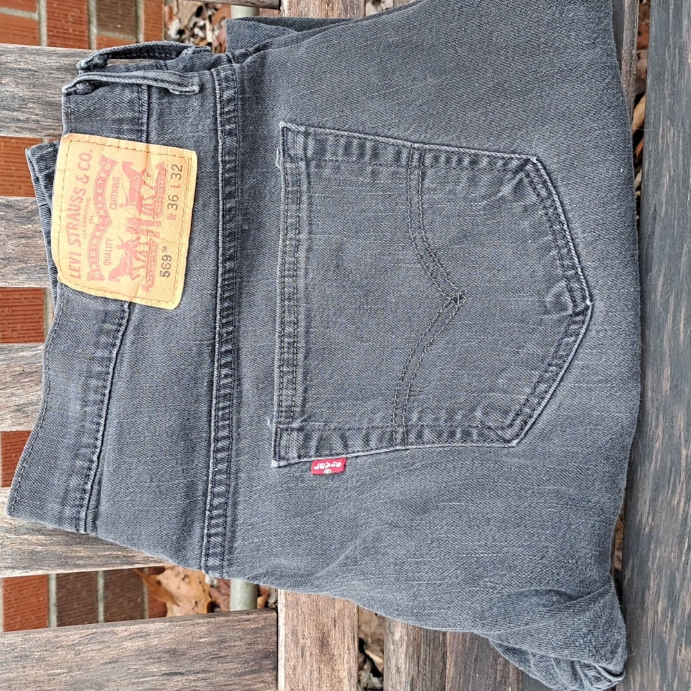 Levis 569 Jeans Mens 36X32  Black Denim Loose Straight fit.